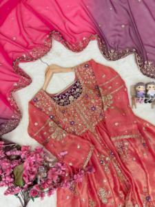 Robe Anarkali pour femmes, robe longue brodée de créateur avec dupatta, tenue de fête, tenue de mariage, tenue ethnique, style élégant - Product Image 5