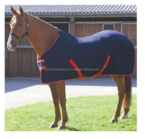 Couverture légère et respirante en polaire polyester pour cheval, idéale pour l'équitation et les voyages. - Product Image 3