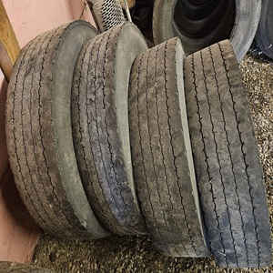 Neumático Radial Premium 11R24.5 Usado para Camión de Larga Distancia, Posición Direccional, Bajo Consumo de Combustible, Banda de Rodadura Reencauchable, Carcasa Reencauchable, Aprobado por DOT, Grado Flotilla - Product Image 3