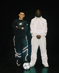 Ensemble 2 pièces coupe-vent en polyester réfléchissant à capuche, vêtements de sport amples avec logo animal imprimé sur le devant, séchage rapide - Vente en gros - Product Image 1