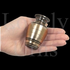 Urnas funerarias al por mayor en negro y latón, en 3 tamaños, medianas para adultos, contenedor conmemorativo para cenizas. - Product Image 3