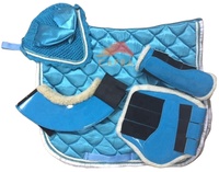 Ensemble de tapis de selle en satin de cheval comprenant des bottes tendon bottes cloche ensembles de bandage voile de mouche couleurs assorties et tailles assorties