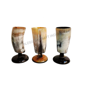 Taza grabada de cuerno negro ecológica hecha a mano de La India Blossom Craft, taza única de cuerno para beber de buey Vikingo, personalizada, pulida baja - Product Image 3