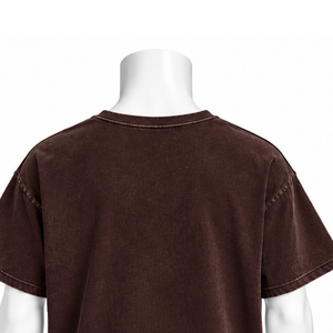 Camiseta de Manga Corta de Algodón Lavado Premium con Bolsillo en el Pecho, Color Marrón Chocolate Desgastado, Corte Holgado, Estilo Vintage Casual - Product Image 4