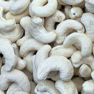 Vietnam Factory Cashew Nuts WW180, WW240, WW320, LP, WS Vietnam Cashew Nut <b>Roasted</b> Cashew Nuts Customer OEM ODM Requirement - Product Image 1