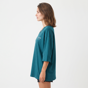 T-shirt en coton surdimensionné à col en V pour femme, manches trois quarts, respirant, décontracté, personnalisable avec impression et broderie, vente en gros - Product Image 4
