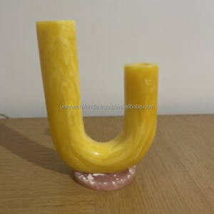 Vase colonne moderne en résine noire avec disques décoratifs en perles |   Vase Sculptural Fait Main pour la Décoration Intérieure Contemporaine - Product Image 6