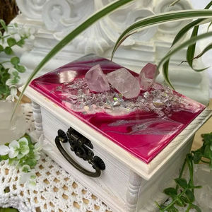 Boîte de rangement artisanale en résine indienne personnalisable - Organisateur de bijoux fonctionnel et cadeau de mariage - Product Image 1