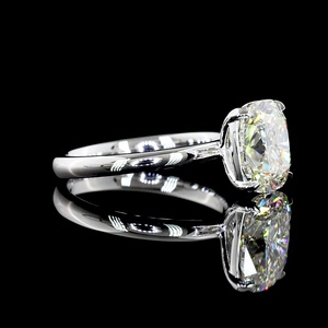 Anillo de compromiso clásico solitario de moissanita con corte cojín de 2.75 CT personalizado, certificado IGI, de oro blanco de 14K para mujer - Product Image 3