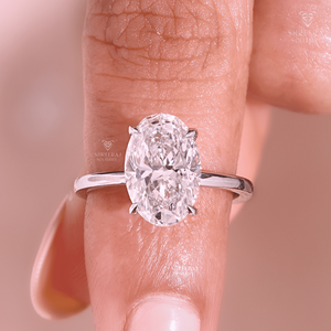 Bague de fiançailles classique en platine 950 avec diamant solitaire ovale à 4 griffes, monture haute, tige européenne, certifiée, cultivée en laboratoire - Product Image 1