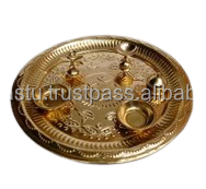 Thali de prière Pooja en laiton coloré avec boîte-cadeau en velours Article religieux en métal moulé avec finition argentée - Product Image 2