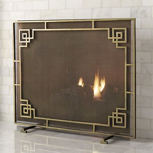 Protector de Chimenea Metálico Arqueado Contemporáneo, Malla Plegable Resistente al Calor, Acabado Bronce Elegante - Product Image 4