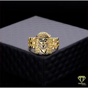 Anillo Religioso de Lujo en Plata de Ley 925 con Diamantes Cultivados en Laboratorio y Detalles de Piedras Brillantes para Mayoristas de Joyería - Product Image 2