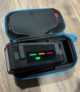 เครื่องจั๊มพ์สตาร์ทแบตเตอรี่แบบพกพา 10000A พร้อมหน้าจอ HD ขนาด 4 นิ้ว รองรับการชาร์จเร็วแบบสองทิศทาง PD 65W, กล่องจั๊มพ์สตาร์ท 12V, แบตเตอรี่สำรองสำหรับรถยนต์ - Product Image 3