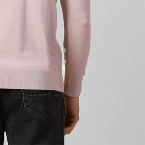Pull en maille respirant à col rond et manches longues pour homme, couleur unie, style décontracté chic, avec logo frontal et design épuré - Product Image 6