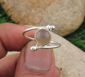 Bague de mariage en argent sterling 925 avec sertissage en turquoise gris naturel, minimaliste, bijoux en pierres précieuses faits à la main pour femmes - Product Image 3