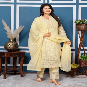 Ensemble Kurta en coton jaune pastel traditionnel NIYANI avec broderie délicate et dupatta assortie pour un style festif subtil - Product Image 2