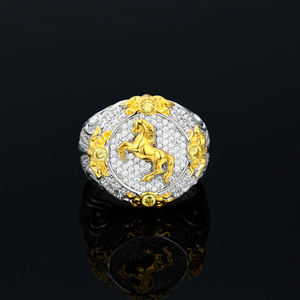 Anillo de Sello de Lujo para Hombre en Plata S925 con Baño de Oro de 18K, Diseño de Caballo, Diamante Natural de Corte Brillante Redondo, Color G, Joyería de Regalo - Product Image 3