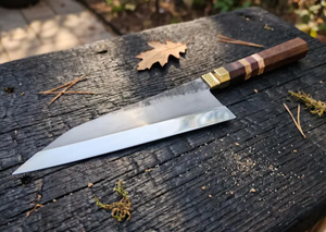 Couteau de chef en acier carbone forgé à la main, manche en bois, finition satinée, style japonais, lame tranchante comme un rasoir, fabricant de couteaux de cuisine - Product Image 5