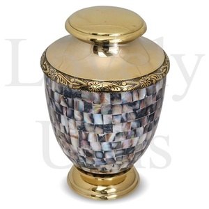 โกศทองเหลืองฝังมุกสำหรับงานศพ โกศบรรจุอัฐิที่ระลึก โกศทองเหลืองทำมือฝังมุก งานฝีมือประณีต สง่างาม - Product Image 2