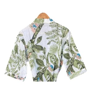 Bata tipo kimono de algodón con estampado tropical – Caftán largo con estampado de hojas botánicas y lazo en la cintura - Product Image 3