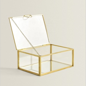 Caja de Vidrio Clásica al por Mayor con Marco de Metal de Latón para Almacenamiento y Organización de Joyas y Cosméticos - Product Image 1