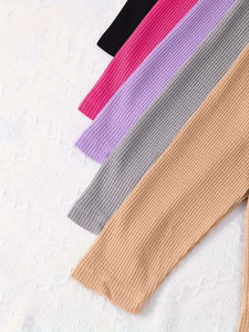 Ensemble tricoté 2 pièces pour filles, haut court à manches longues et pantalon, couleur unie, coton extensible et élasthanne, tenue décontractée, fabriqué au Bangladesh. - Product Image 6