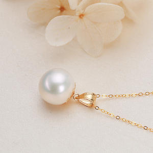 Collar de Perlas de Agua Dulce con Cierre de Semilla de Melón en Oro de 18K, Perla Edison Blanca de 11mm con Micro Imperfecciones, Cadena de Plata con Micro Imperfecciones - Product Image 4