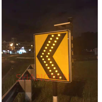 Lampe à led à énergie solaire tableau de direction lumière éclairée signalisation routière led flèche clignotante panneau solaire chevron