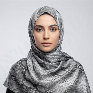 Écharpe Hijab Longue et Douce en Tissu Lin à Franges et Pompons, Imprimé Serpent Scintillant, Couleur Personnalisée, Paillettes, Qualité Premium pour Femme - Product Image 2