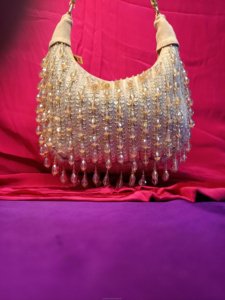 Sac Hobo à paillettes perlées fait à la main de luxe pour la fête de mariage | Sac à bandoulière à poignée dorée de créateur | OEM de sac embelli de soirée - Product Image 4