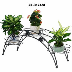 Pots et jardinières uniques faits à la main, modernes, écologiques, durables, en métal laqué, finition laiton, pour la maison et le jardin - Product Image 1