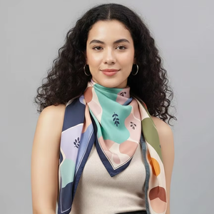 Foulards carrés de qualité supérieure Tissu léger Impression personnalisée Accessoires de mode élégants pour femmes Parfait pour la vente en gros - Product Image 1