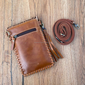 Western main usiné en cuir gland bandoulière support pour téléphone véritable cuir de vachette Floral téléphone portable sac à main pour femmes - Product Image 4