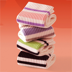 Chaussettes de sport professionnelles personnalisées pour la course, le yoga et le basketball, séchage rapide, respirantes, écologiques, doublure en coton pour l'automne, hauteur genou - Product Image 5