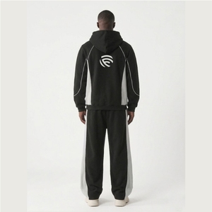 Ensemble 2 pièces : Sweat à capuche épais 400 g/m² en molleton noir et gris à empiècements contrastants et pantalon de jogging ample avec bandes réfléchissantes - Product Image 2