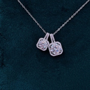 Pendentif en diamant de Moissanite de forme ronde blanche pendentif en argent sterling 925 cadeau pour elle bijoux personnalisés et bijoux Hip Hop - Product Image 1