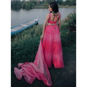 ชุด lehenga choli ของผู้หญิงผ้าโปร่งพิมพ์ลายดิจิทัลสีชมพูสวยงาม - Product Image 1