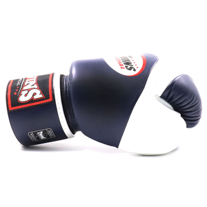 Gants de boxe bleus et blancs en cuir avec fermeture à lacets, respirants, pour entraînement et sparring, design personnalisé avec logo - Product Image 5