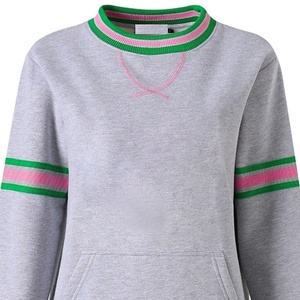 Sweat-shirt gris à col rond pour femme avec rayures vertes et roses, haut tricoté décontracté à manches longues avec poches - Product Image 2