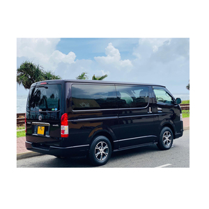 Camioneta Toyota HiAce con alta durabilidad y larga vida útil - Product Image 6