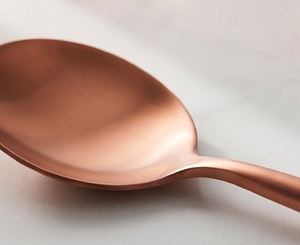 Ensemble de 4 cuillères à dessert en cuivre, design minimaliste, finition miroir, résistantes à la rouille, couverts en métal pour usage domestique - Product Image 2