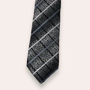 Cravate de luxe à carreaux gris et noir pour homme |   Cravate Classique en Polyester Durable pour Affaires, Mariages et Fêtes – Accessoire Cadeau - Product Image 3