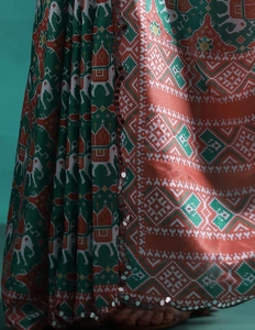 Sari de créateur KV avec blouse non cousue - Product Image 6