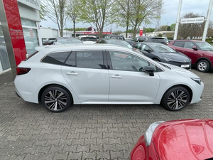 Toyota Corolla 18 Hybrid Touring Sports Teamplayer T Hybrid Wagon Voiture Familiale Économe en Carburant Spécifications Européennes - Product Image 6
