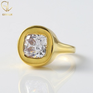 Anillo de Compromiso Solitario con Moissanita de Corte Radiante Cuadrado |   Anillo de Boda de Oro de 14K con Engaste de Bisel - Product Image 2