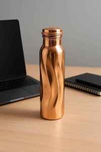 Botella de Agua de Cobre con Acabado Martillado, Portátil, para Viajes, Diseño Minimalista con Tapa, para Uso en Oficina - Product Image 6