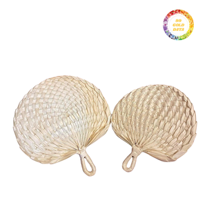 Éventail pliant artisanal en bambou, léger et durable, idéal pour mariages, fêtes et événements, avec impression personnalisée, vente en gros - Product Image 1