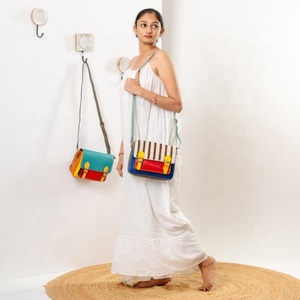 Gran oferta, bolso de mano de cuero de vaca bohemio informal para mujer, nuevo diseño Vintage, Correa única, portátil, compras de invierno, estilo japonés - Product Image 6