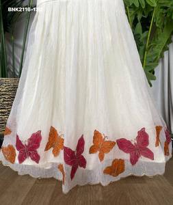 Magnifique robe en organza avec papillon peint à la main et broderies, exportateur indien, vente en gros - Product Image 6